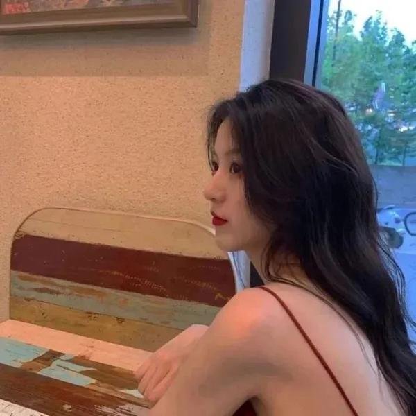 灰花 海报